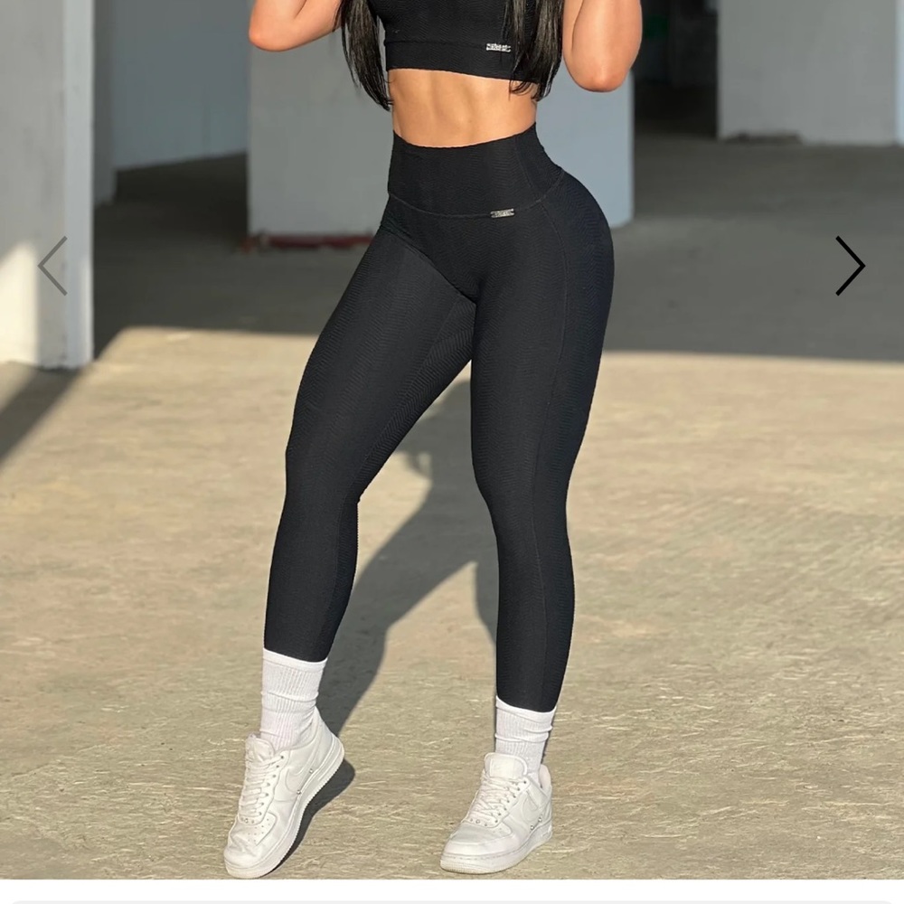 Bombshell Sportswear chevron leggings